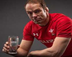 Alun Wyn Jones consuming alcohol